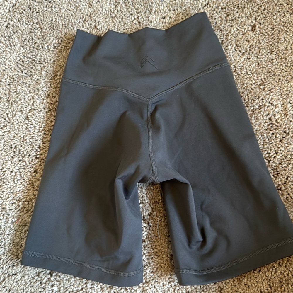 NWT Oner Active Timeless High Wasted shorts size xs in Deep Taupe